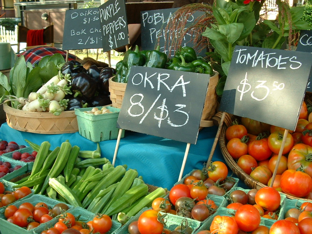 MiLivingGreen's tweet photo. Take individual climate action by eating more plants and shopping locally & seasonally! Thank you Commissioner @slichterman for your #SaugaClimateReads pick “In the Defense of Food.” Interested in learning more about climate change and food? Read this ➡️ https://t.co/a7m5DZrp4u https://t.co/ftqGzoraH0
