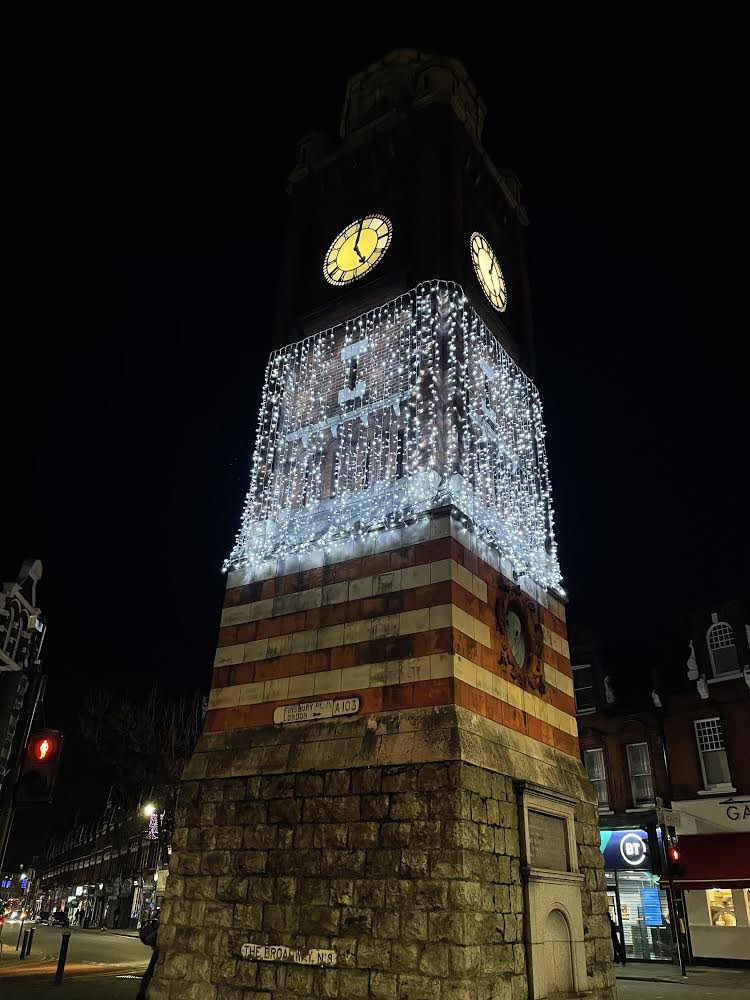 HTHArtsCentre's tweet image. Creative #crouchendchristmas scenes coming along nicely thanks to @crouchendfestival @dunnsbakery @gift_crouchend 
So important at this time that we continue to #shoplocal and support our local #crouchend ! 
#itsbeginningtolookalotlikechristmas #creative #decorations #lights