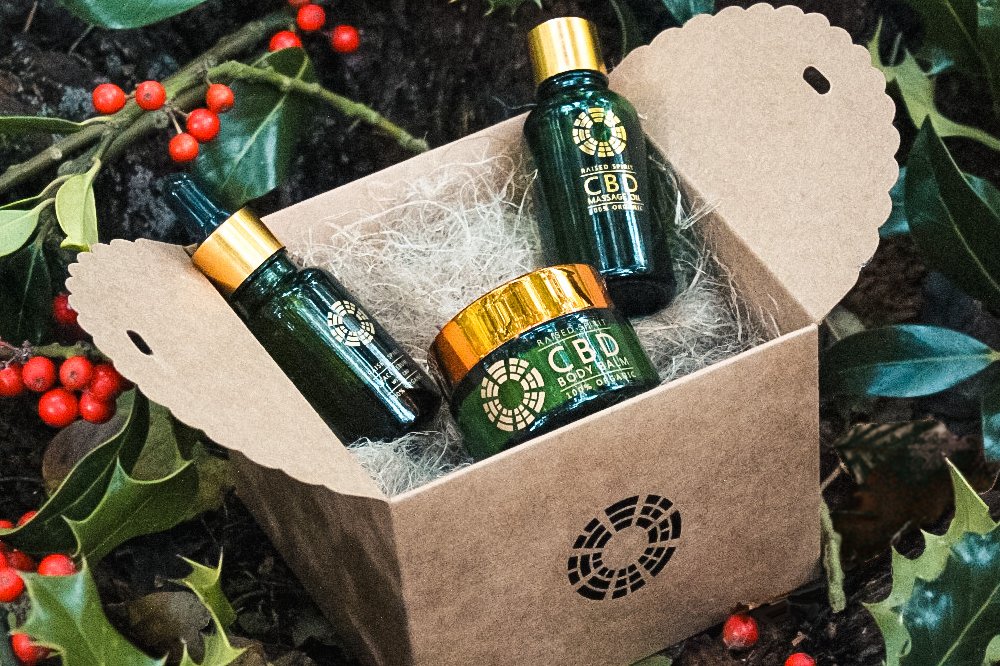 Our Luxury Skincare #giftset contains our 3 most popular #CBD cosmetics, each one made by hand in our Oxfordshire home, using only 100% #organic and  #vegan friendly ingredients.

raisedspirit.com/christmas

#xmas #christmas #hamper  #hemp #cbd #skincare #cosmetics