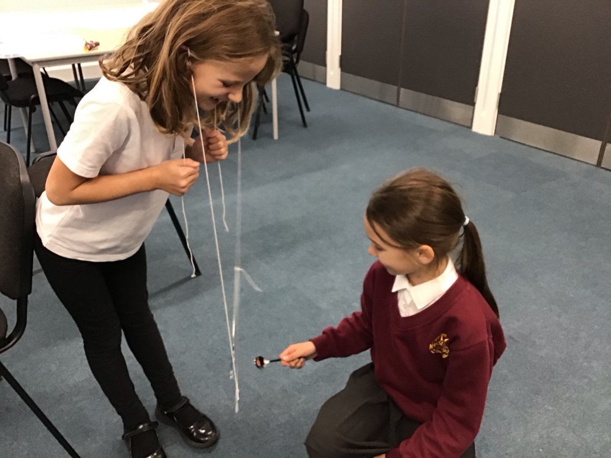 skolnansledan's tweet image. Our newly appointed STEAM Ambassadors had a great time 'virtual science busking' with @ogdentrust this afternoon. We can't wait to share what we did with the rest of the school!📎🧪🎈@aspireacademies #STEAMeducation #STEMeduaction