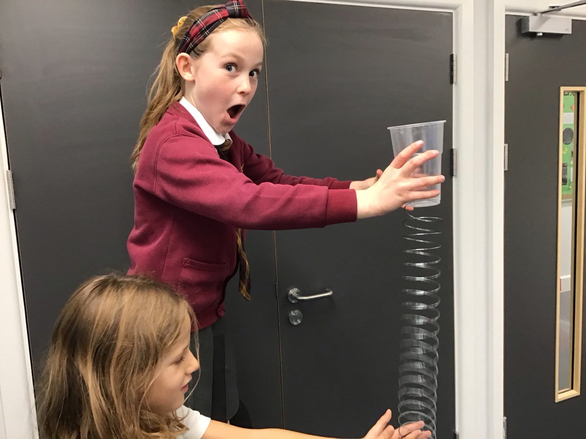 skolnansledan's tweet image. Our newly appointed STEAM Ambassadors had a great time 'virtual science busking' with @ogdentrust this afternoon. We can't wait to share what we did with the rest of the school!📎🧪🎈@aspireacademies #STEAMeducation #STEMeduaction