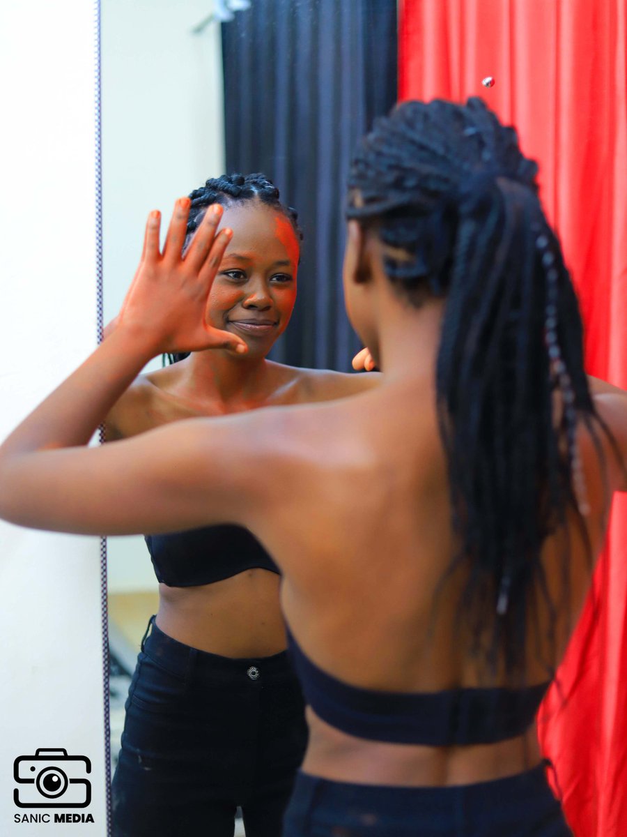 PolytPolo's tweet photo. #MirrorPhotography | #Canon | #LadyInTheMirror
SHOT & SPICED BY: #SanicMedia 📸
We Located At Easyview Complex, Mbarara | RM: F36
☎️: 0778415015 | 0752005997 https://t.co/QAhLwkD4BT