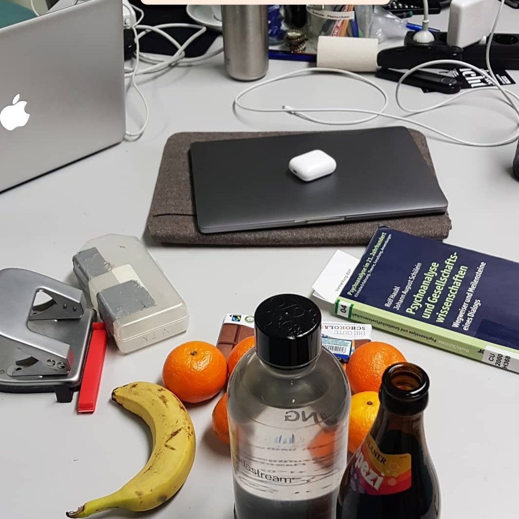radiodauerwelle's tweet photo. Hier entsteht gerade ein neuer Podcast. Tipp um was es gehen wird? https://t.co/l16aoALxZE