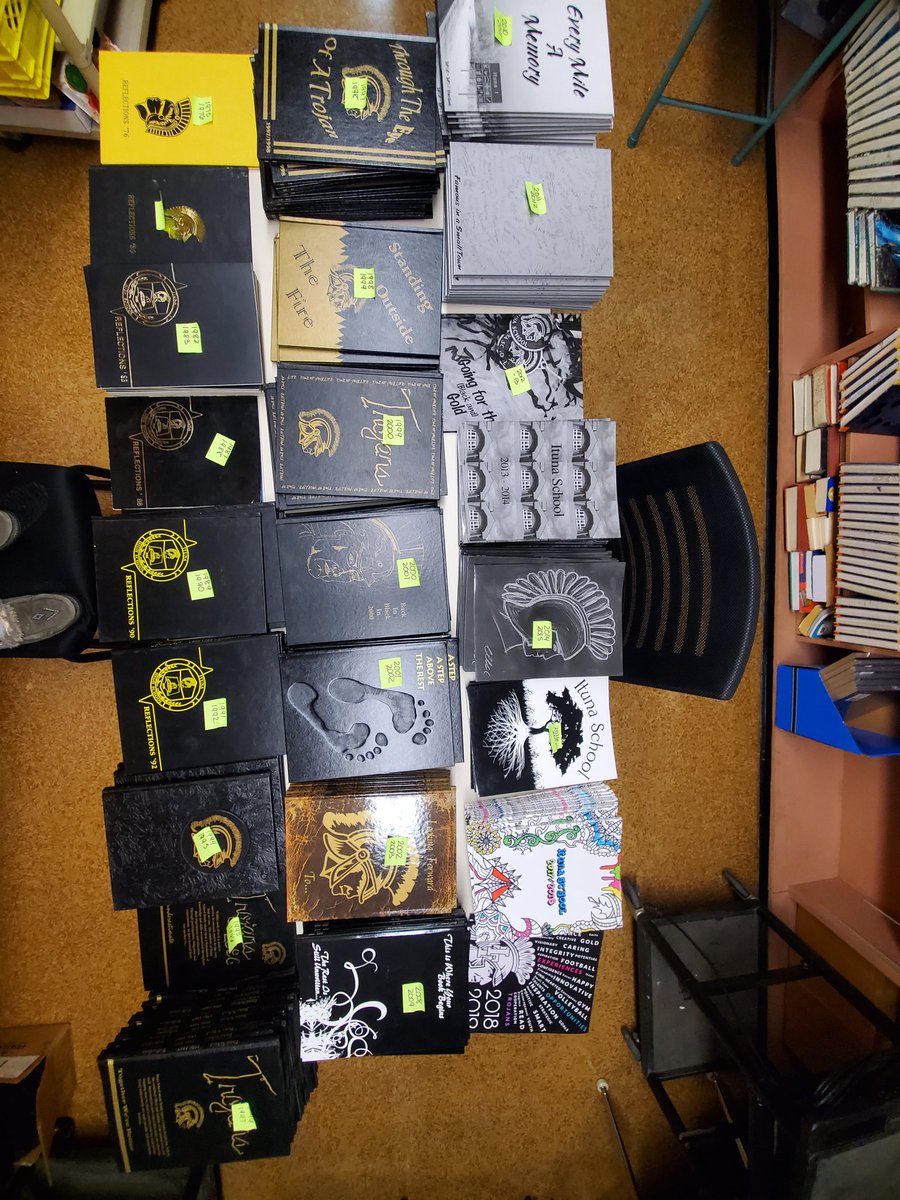 itunaschool's tweet photo. We only have 2 yearbooks left from last year!! Message us ASAP to grab them! Remember to PRE-ORDER this year's book as well!
In past years, bulk orders had to be put in, instead of pre-orders, so we have a LOT of old books left. They range from $5-$40. Get them while you can! https://t.co/Lr6gqZeqsS
