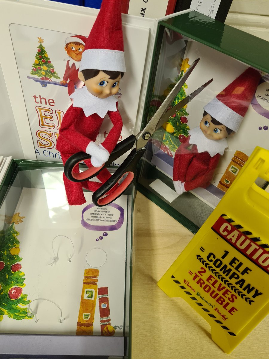 lizanne_marais's tweet photo. Uh oh.... here comes trouble! The @Thomas_Franks_ elves are planning their escape from the catering office @ShiplakeCollege.🌲🎅 https://t.co/OaRbHQTrLL