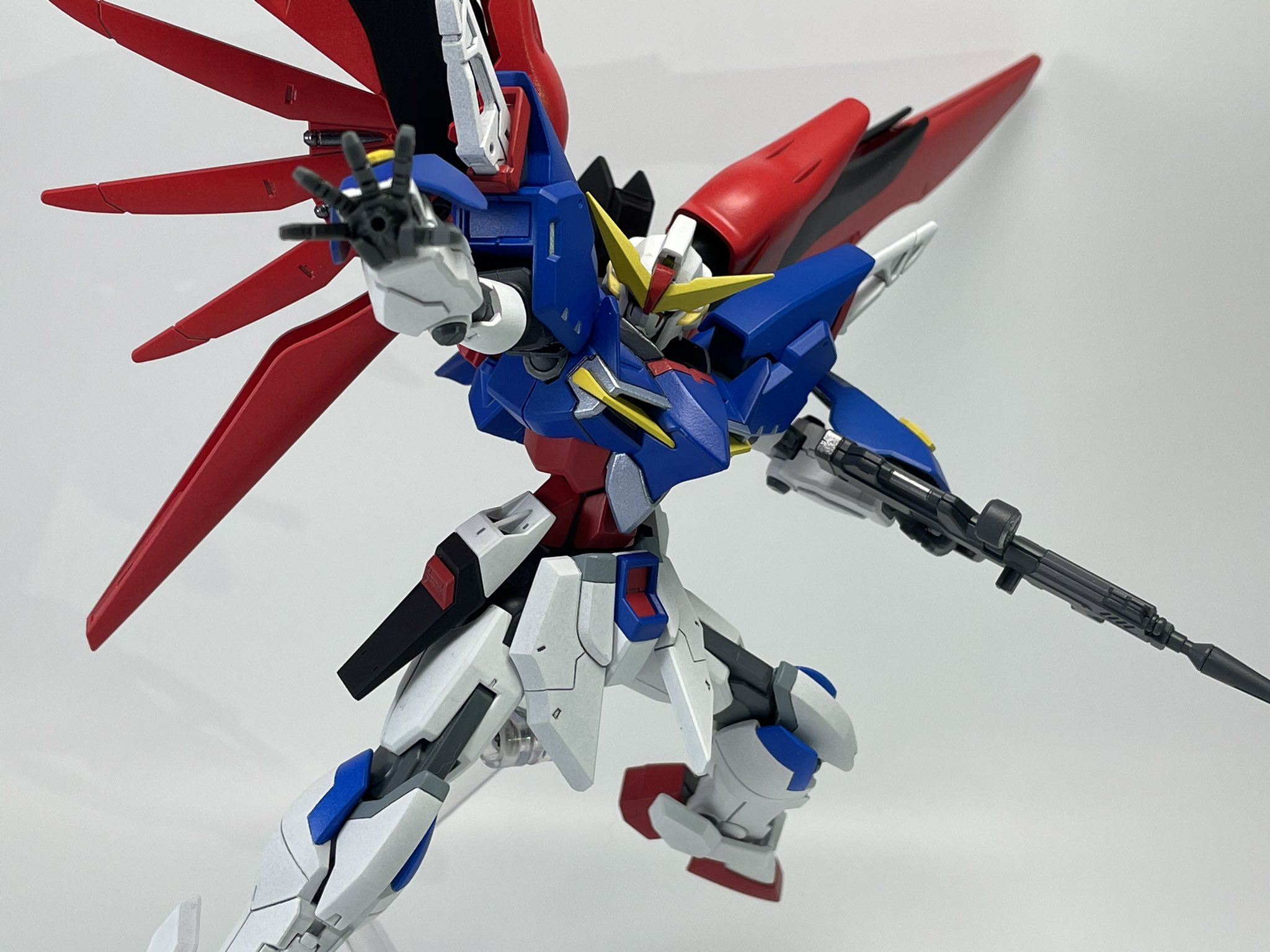 Yto Beyond Destiny Gundam 完成しました テルティウムガンダムにデスティニーガンダム の意匠を盛り込み マッシブなプロポーションのデスティニーガンダムに仕上げています ガンプラ ガンプラの画像を貼るとrtされると聞いて ガンプラはどんな