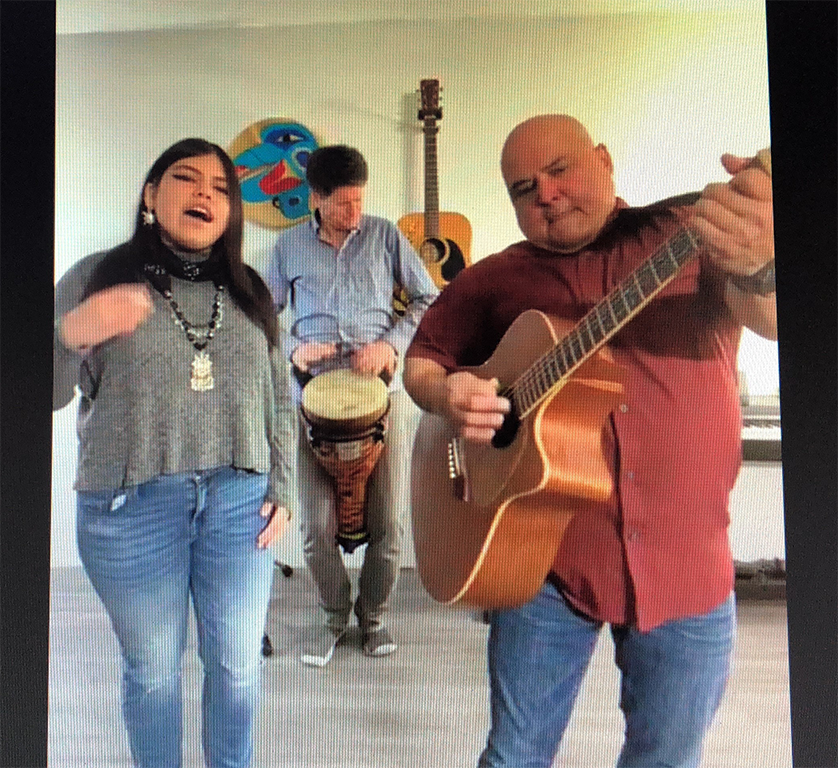 iamc_tmx's tweet photo. Hiy Hiy | Limlemt | Kukwstsétsemc | Hoychapka to the @The_Spiritual_Warriors for opening our #IndigenousMonitor training program. Your uplifting songs set us up for a great start to our learning and knowledge sharing. #TMX @IAMC_TMX @CER_REC @DFO_Pacific https://t.co/uL6Yjvv4Es
