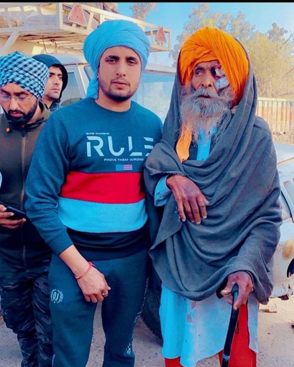 BalrajS124's tweet photo. Police behaviour is very strict about farmers of punjab and haryana but they dont leave this protest at any cost. and these pics clear that how the  india govt. treat with farmers https://t.co/AVLTR2l7Oa