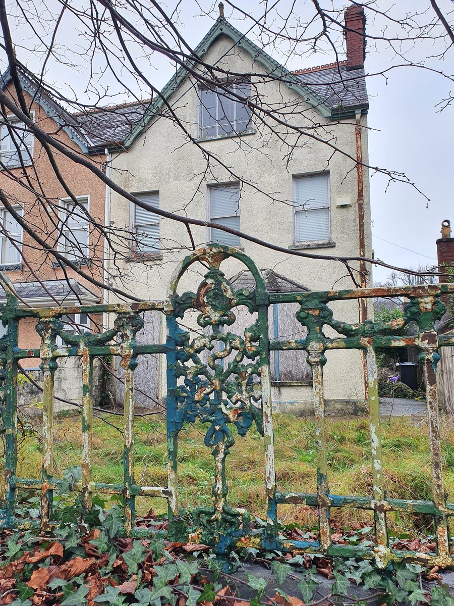 another character house lying empty in Cork city centre should be someone's homeNo.196  #HousingForAll  #regeneration  #wellbeing  #respect