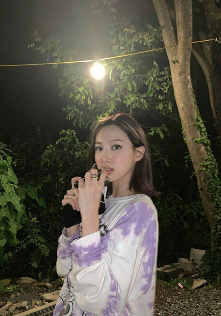 TWICEJNET's tweet photo. Bom dia, ONCES, tudo bem? Tiveram um bom fim de semana? Eu e as meninas estamos ensaiando muito para podermos nos apresentar novamente para vocês, estou morrendo de saudades~~ Por favor esperem por nós, eu amo muito todos vocês~~!

#NAYEON #TWICE https://t.co/7gV9i49KDf
