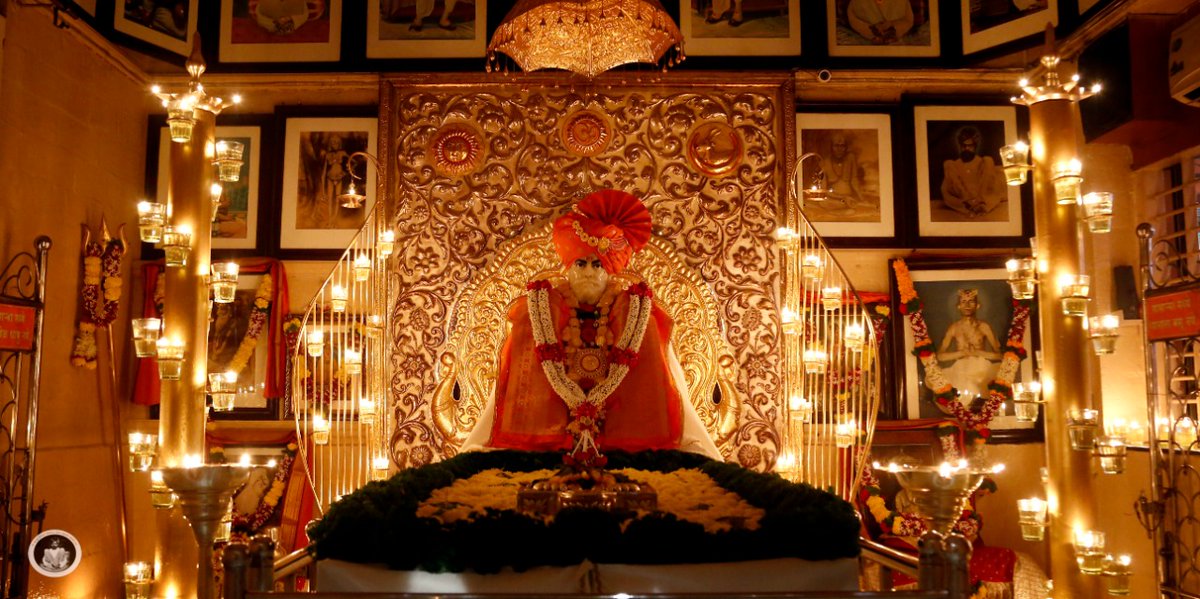 || श्री स्वामी समर्थ ||

आज सोमवार दि.३० नोव्हेंबर २०२०
कार्तिक पौर्णिमा रोजीची श्री सद्गुरु संतवर्य योगीराज शंकरबाबा महाराजांची सायं पूजा आणि दीपोत्सवाची क्षणचित्रे

#TempleConnect #ShriSwamiSamarth #SwamiSamarth #ShankarMaharaj #JaiShankar #Guru #Dhankawadi #Pune #Maharashtra