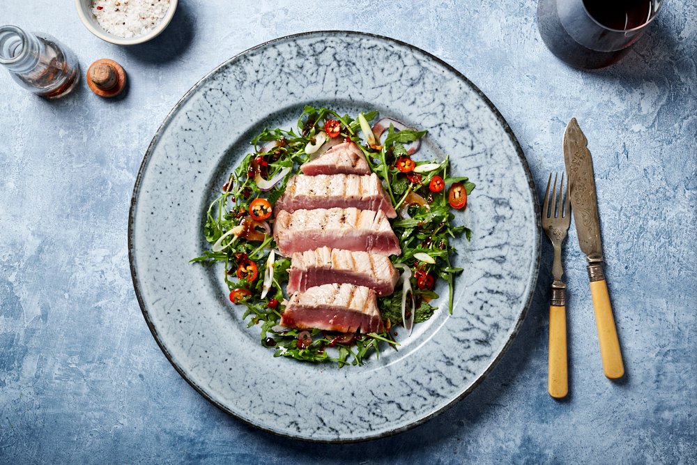 SeafoodbySykes's tweet photo. Grilled tuna loin portions with citrus dressing and rocket and red onion salad.

#tuna #tunarecipe #frozenisfresh #eatmorefish #recipeinspo #frozenfishdelivery #foodtoyourdoor #lunch #dinner #tunaloin #seafoodfbysykes #foodie #fitfish #highprotein #fish #healthyfood #food https://t.co/uWuC9ZTkVo