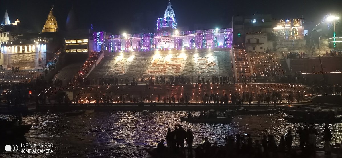 Real_Banty's tweet photo. देव दीवाली के अवसर पर घाट पर आंनद लेते हुए ।
#DevDeepawali
#हर_हर_महादेव 
#हर_हर_गंगे https://t.co/LSsFrLpuPc