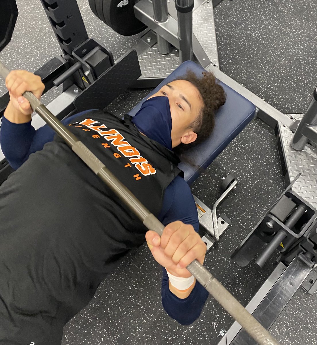 Loustrength's tweet photo. A great week starts with a great day and a great day starts with a great lift! #Getbig #GYMR @chasebrown____ @JoshBhebhe @illini_doug https://t.co/VUE5XNGIyS