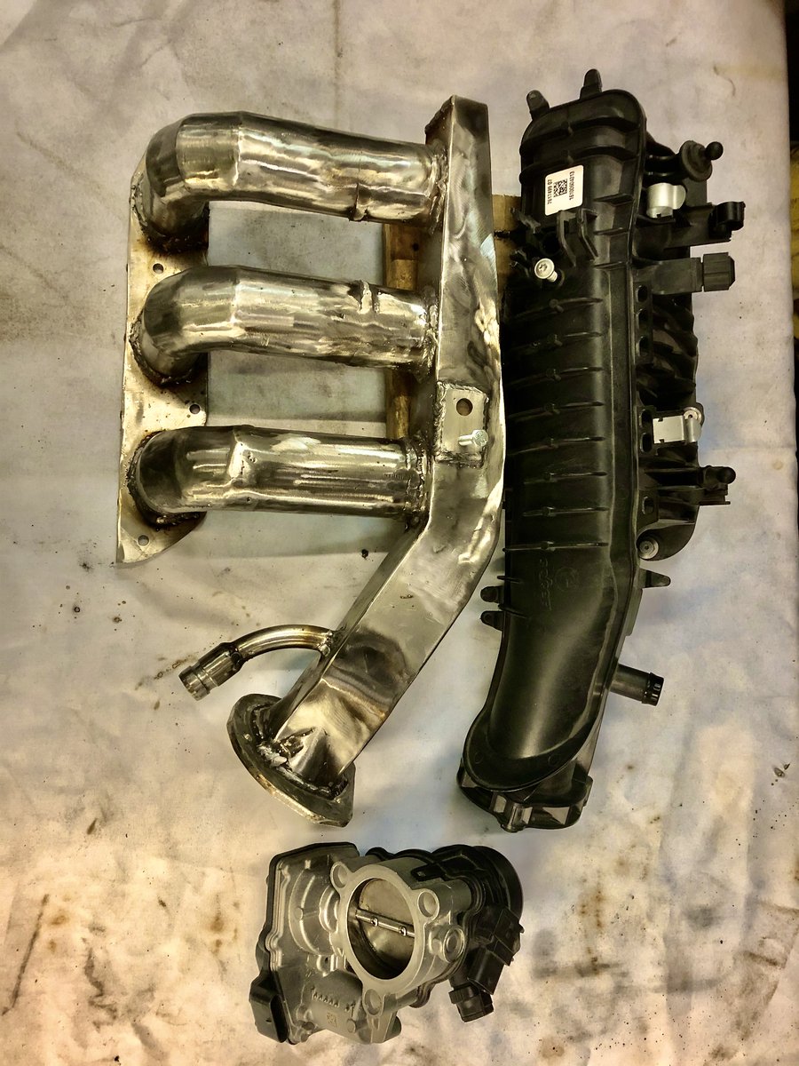 marshseismini's tweet photo. Air plenum almost done with just a bit of polishing up the welds left to complete. Thought I'd post a comparison pic of the original and newly manufactured plenums. Making every millimetre count😂 #britishminiclub #mini #classicmini #classiccooper #classiccars #miniownersclub https://t.co/IpW6oRS6qD