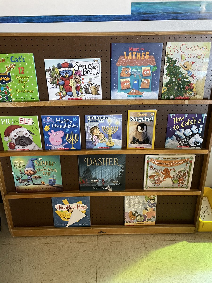 HannahHammer7's tweet photo. Nothing gets me more ready for the Holidays than getting out these books! 🕎🎄🎅🏼 https://t.co/1tblwG8Y2a