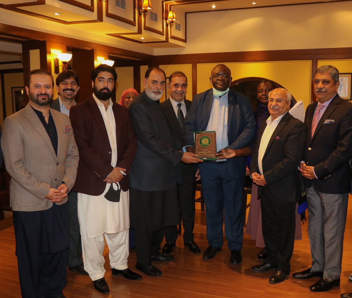 senatorMtalha's tweet photo. SENATOR MUHAMMAD TALHA MAHMOOD GREETS PRESIDENT OF TANZANIAN CHAMBER OF COMMERCE, INDUSTRY AND AGRICULTURE  AT ISLAMABAD ON NOVEMBER 30, 2020 🇵🇰 🇹🇿 https://t.co/67fzdOQfGI