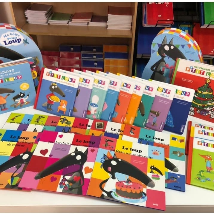 DiacfaBF's tweet photo. Des #livres pour grandir, s'amuser, s'évader ! #coffrets thématiques, #albums originaux, #illustrations enchanteresses, personnages attachants. Les #editionsauzou sont de retour à #Diacfalibrairie.
⏰Lundi au vendredi de 8h-12h30 et de 15h-18h, le samedi de 9h30-12h30 https://t.co/f1gWppFPMr