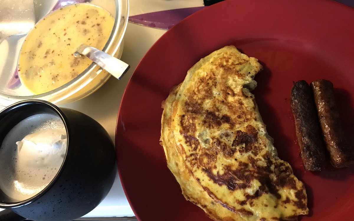 ArielleBahe's tweet photo. Simple #Breakfast for 2: Sausage &amp; Cheese Omelette, Sausage and, Coffee. A #LateMorning start. https://t.co/OmOaUMDWUJ
