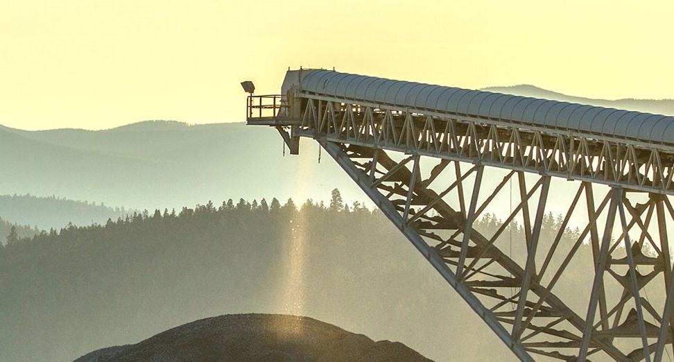 im_mining's tweet photo. #Coppermountainmining in BC has approved a 65,000 t/d expansion including new @MetsoOutotec #Vertimill & #HPGR plus rougher & cleaner #flotation plant capacity increases including new #woodgrovetechnologies #DFR cells #futureofmining #comminution https://t.co/vziKqsYqUq https://t.co/JstobBUhxq