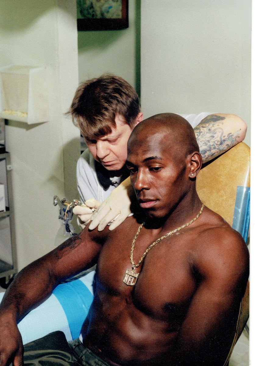 Going way back!  Rick Harnowski tattooing Donald Driver.  Great times every time he was in the chair.  @Donald_Driver80 #donalddriver #PackersNation #Packers #thebest