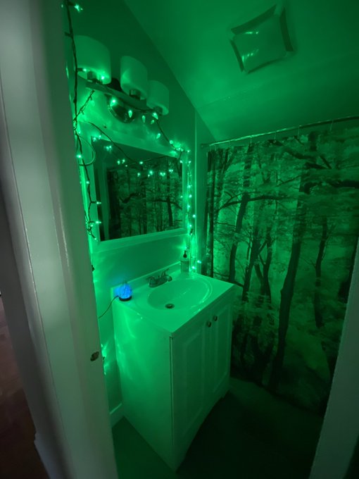 I love my lil bathroom 🥰 https://t.co/tn6J6BUj7w<a href="/tag/footfetish"class="tags"><span>#footfetish</span></a><a href="/tag/goddess"class="tags"><span>#goddess</span></a><a href="/tag/artist"class="tags"><span>#artist</span></a><a href="/tag/femdom"class="tags"><span>#femdom</span></a><a href="/tag/fetish"class="tags"><span>#fetish</span></a><a href="/tag/weird"class="tags"><span>#weird</span></a>