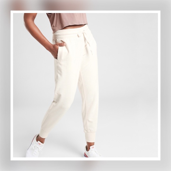 acm_fashion's tweet image. So good I had to share! Check out all the items I&apos;m loving on @Poshmarkapp from @HollyMartinsen #poshmark #fashion #style #shopmycloset #melissamccarthy #bardot #athleta: posh.mk/W8B7nPSaQbb