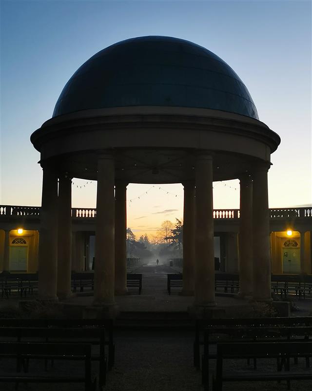 EveningNews's tweet photo. Our photo of the day winner is Beth Davies, with this brilliant shot of Eaton Park. If you'd like the chance to have your photos in the paper then send them to us via https://t.co/g5kvIImuBR. https://t.co/Ht6oFg1kKF