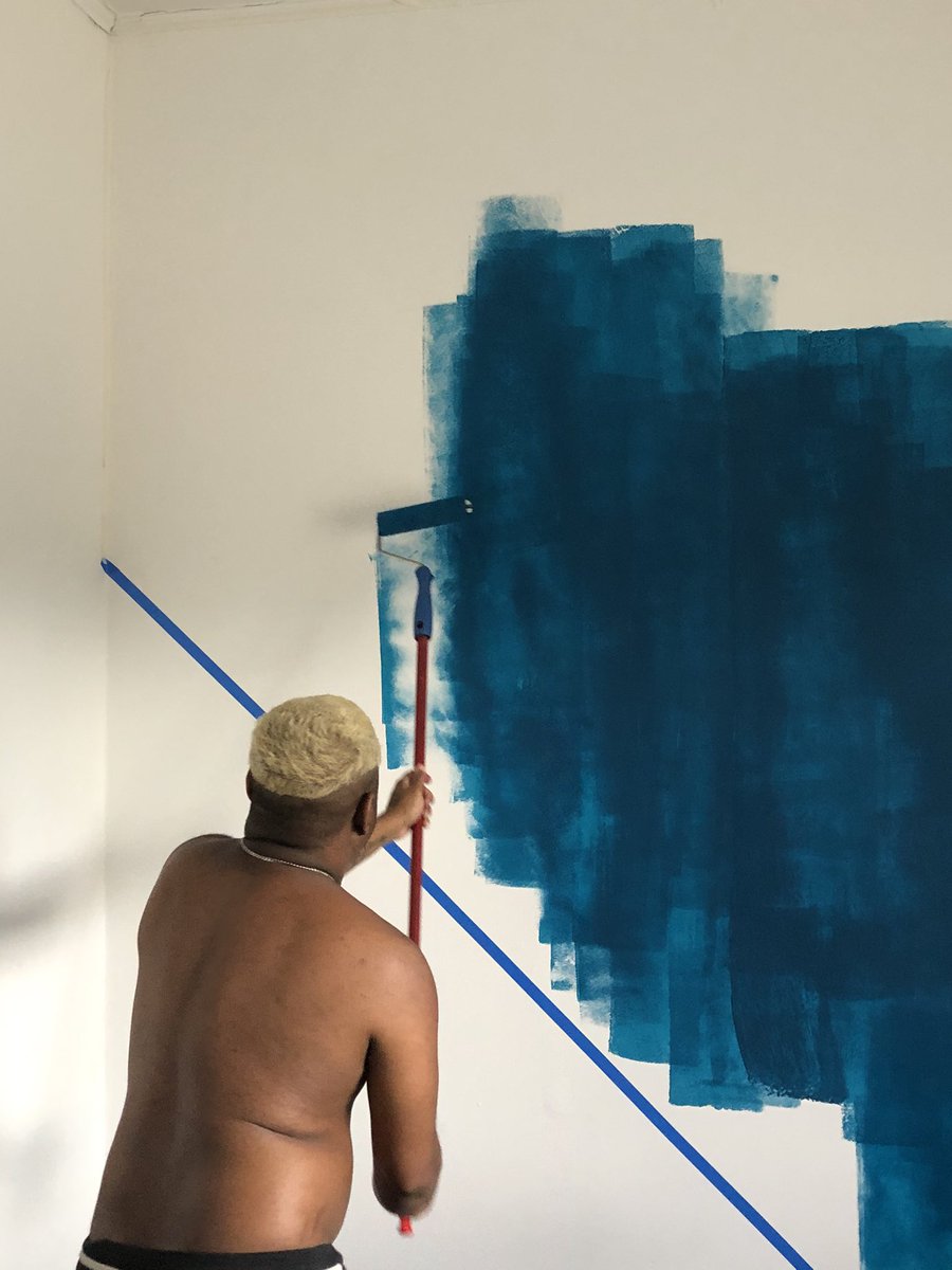 jojomarrua's tweet image. Era só uma ficada e agora estamos pintando a parede da casa nova