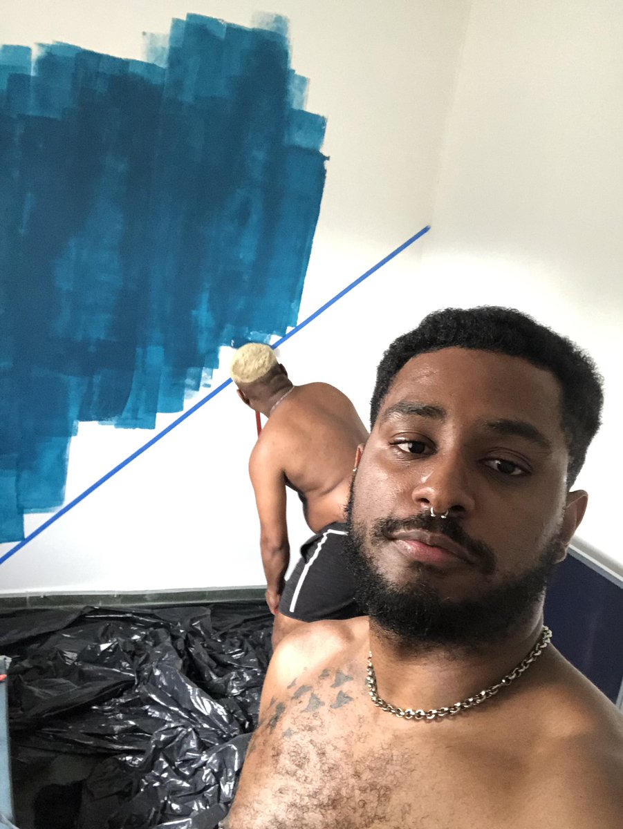 jojomarrua's tweet image. Era só uma ficada e agora estamos pintando a parede da casa nova