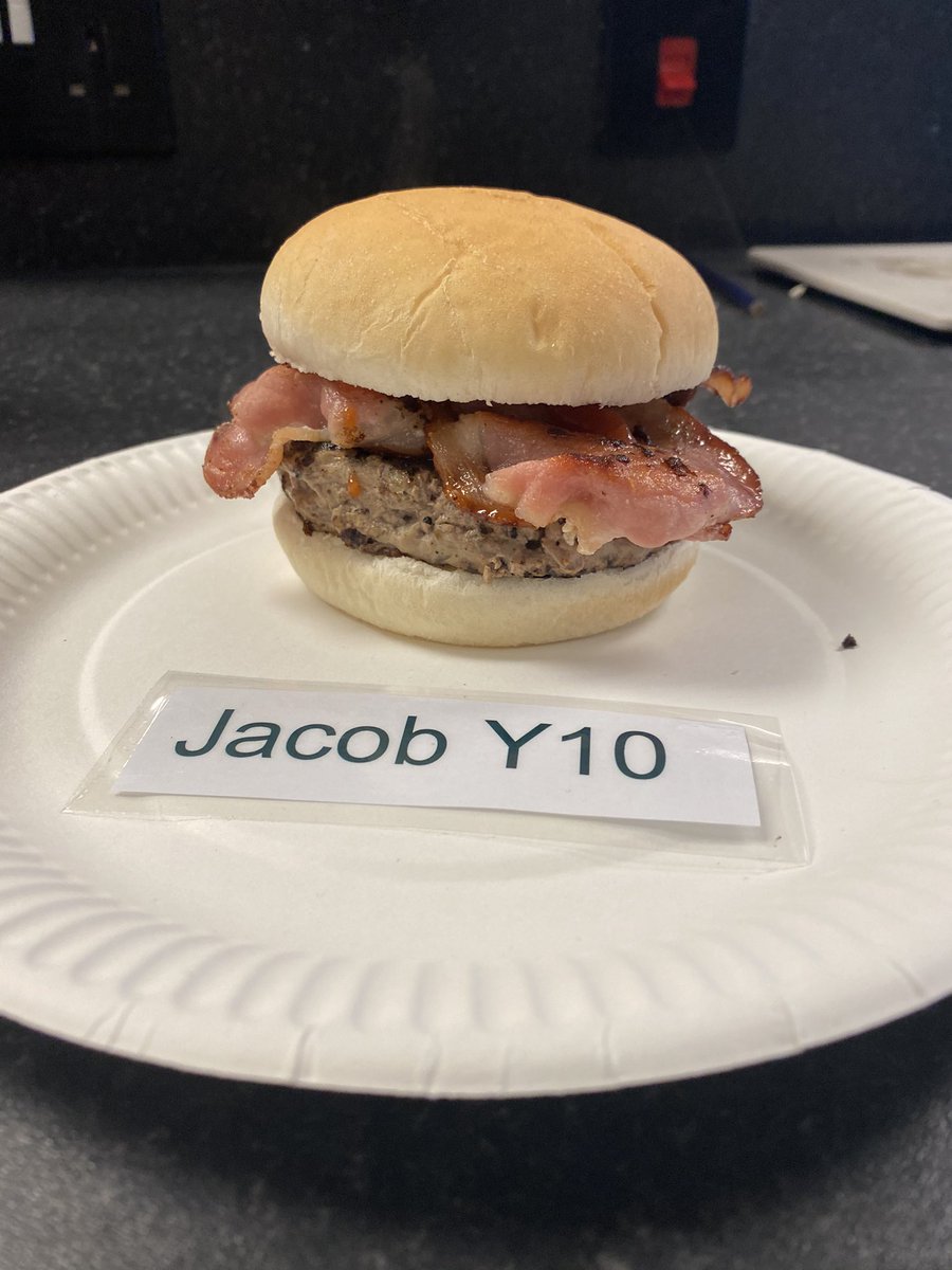heath_academy's tweet photo. Year 10 have made burgers in their cooking lesson today🍔👨‍🍳 #cooking #homemade #food #learning #lifeskills #chefs https://t.co/0h4zbVjN3y
