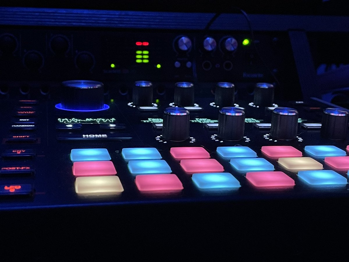 FranzTormer86's tweet photo. Hot signal.
#synthwave #darksynth #cyberpunk #asmhydrasynth #hydrasynth #hydrasynthdesktop https://t.co/DqqgEI54Mo