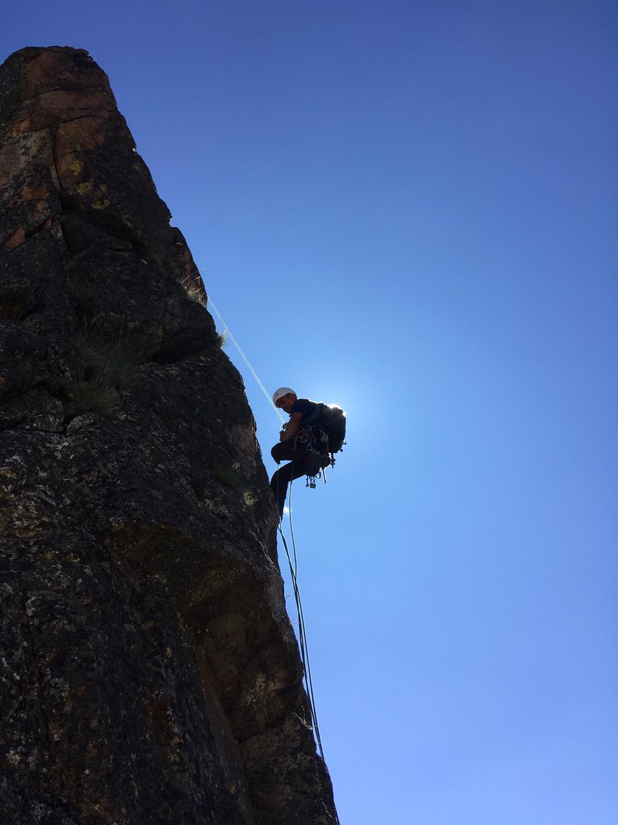 cada dia tinc més clar que Andorra tenim producte per tot l'any plan A B C D ... #trekking #skimo #raquetes #Gastronomia #Ski @EpicAndorra https://t.co/4gZOD51Xx1