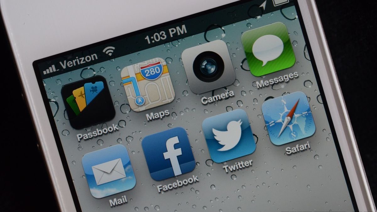 Как создать новый айфон на старом. Как перенести данные с айфона на новый айфон. Перенос данных iphone. Перенос со старого iphone на новый. Перенос данных на айфон 12 с айфона.