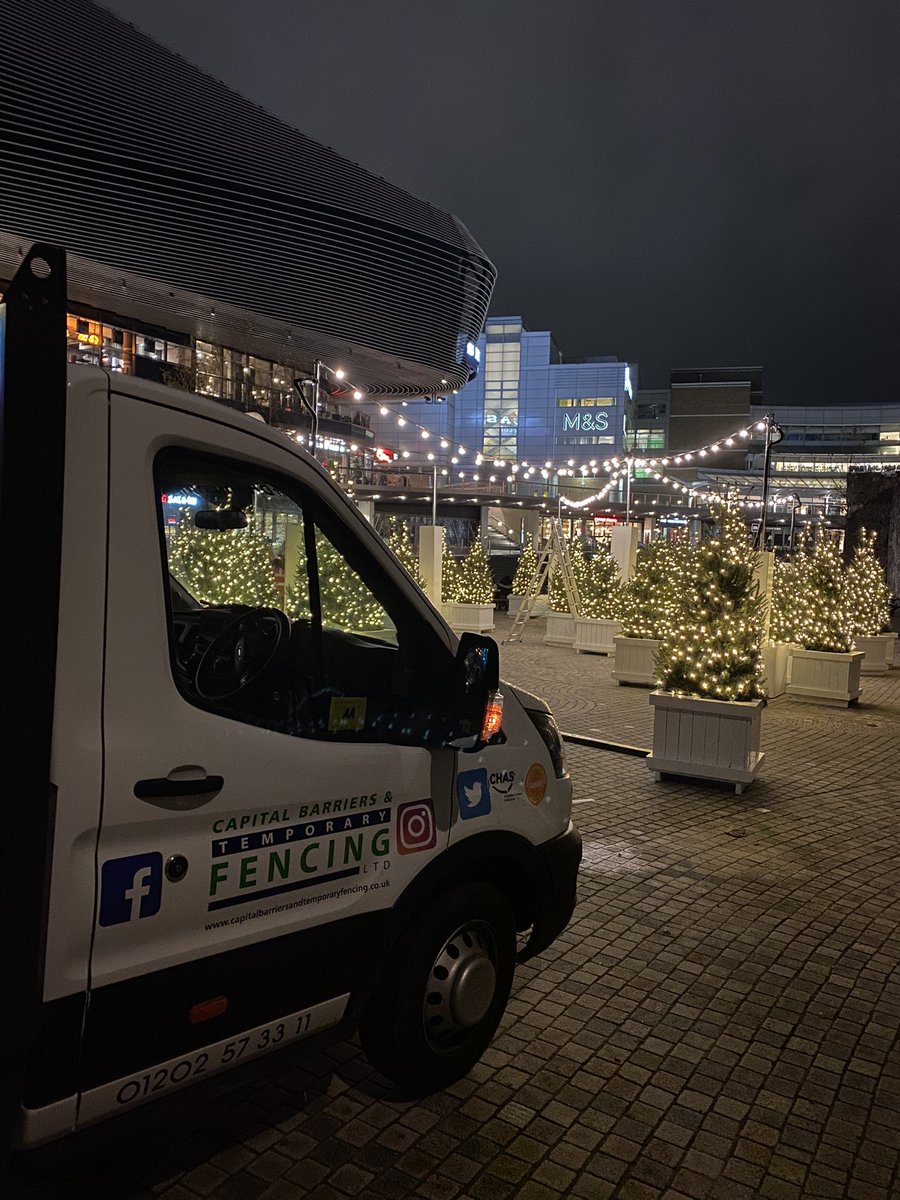 It’s beginning to look at a bit like Christmas at West Quay shopping centre !!! #eventprofs  #WestQuay #Barrierman #BeardedKitten