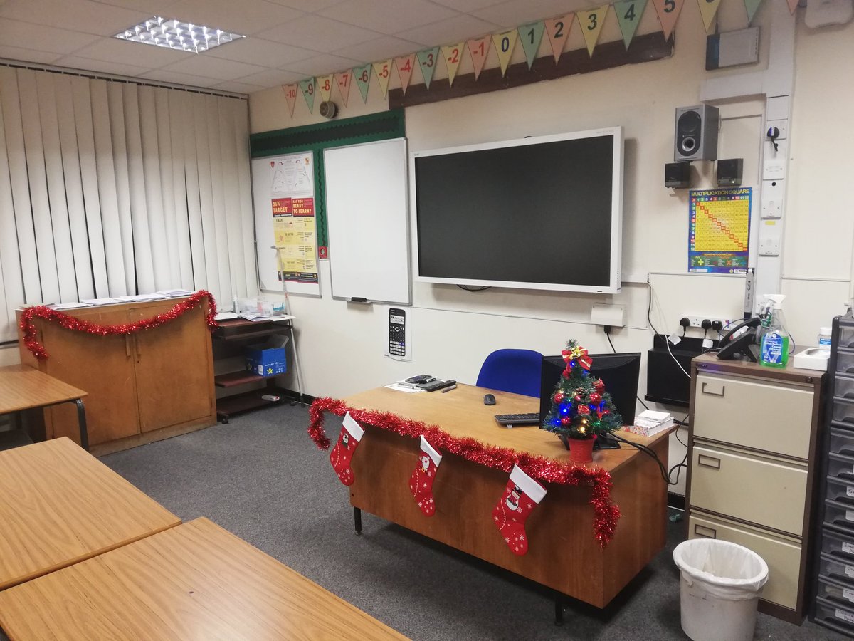 miss_noke's tweet photo. Christmas has arrived in M5! ☃️🎅🎄 https://t.co/otfYQ8shdX