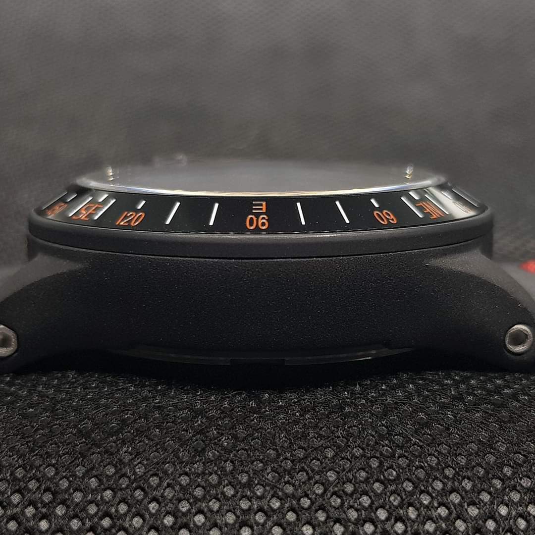 After the windrose total dark blue, we present our new total dark Windrose red edition. It’s a super LIMITED edition of only 8 pieces. Contact us if you want more informations about it.
#tfpwatch #bcorp #sustanablymade  #italianstyle #lusso #tuscany #sustainability #madeinitaly