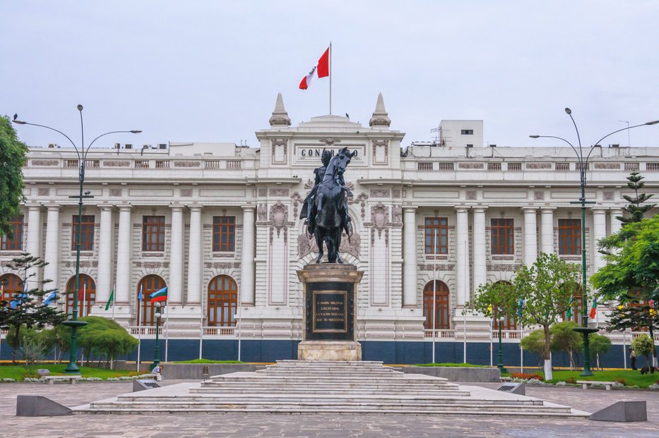 Estudio Echecopar member firm of Baker McKenzie International in Lima has helped the Republic of Peru raise US$4 billion in a sovereign debt tap, including its first-ever 100-year bond issuance. bit.ly/3fPYSLX