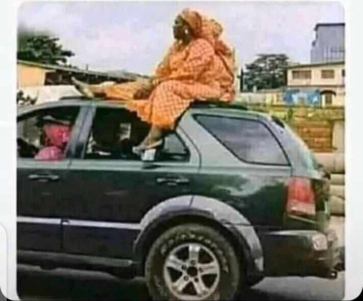 kvngmunnar's tweet photo. @allknowing67 
When you're driving past the house of those that said you'll never make it.😂 https://t.co/glikBJsZhC