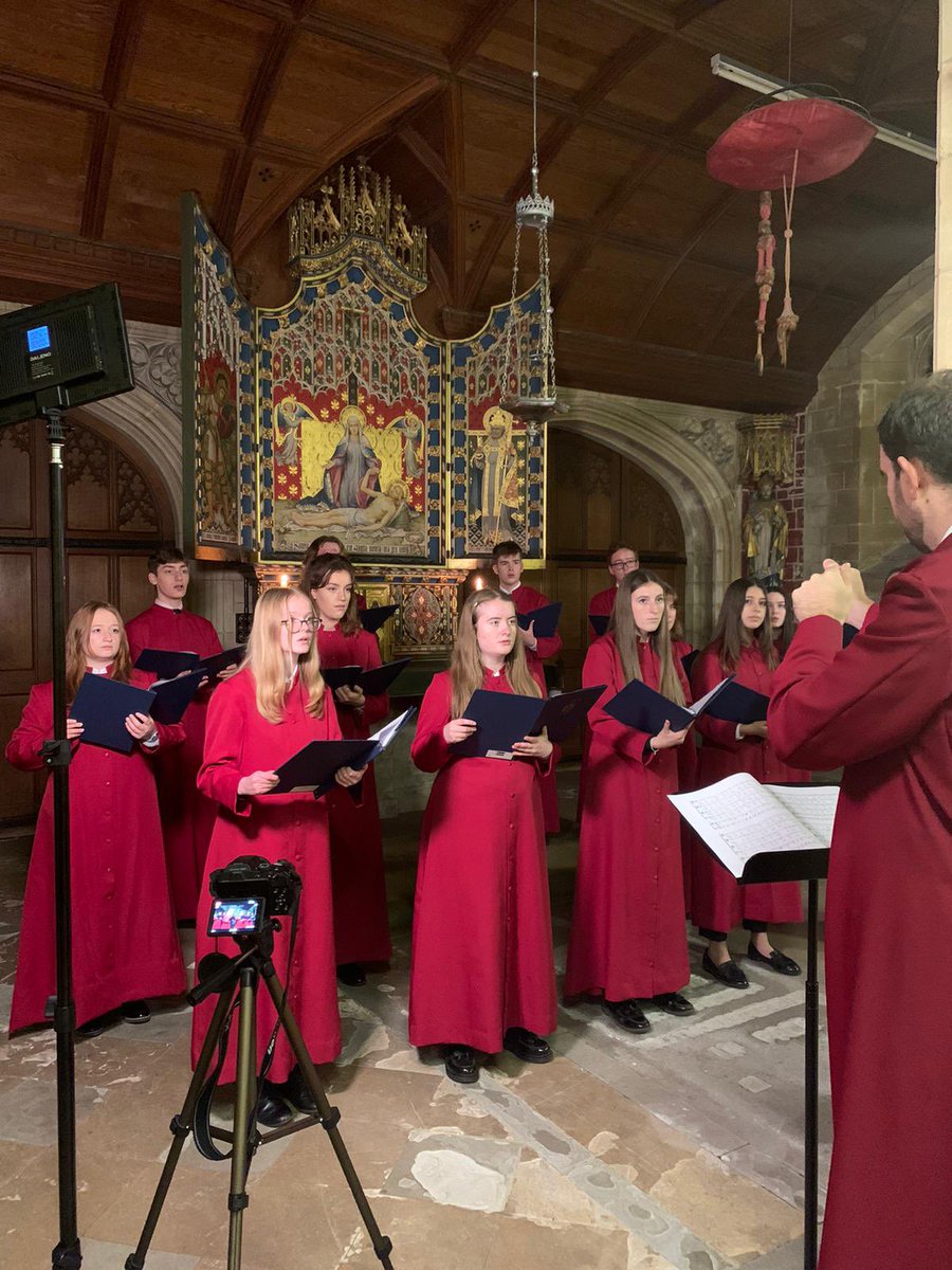 SECMusicSchool's tweet photo. What tremendous singing from each of the bubble choirs for the @StEdmundsWare Carol Service Film. A first outing for the Choir Robes! So proud of all the pupils #Christmas #Carols #Robes https://t.co/oBEB2MgQRs