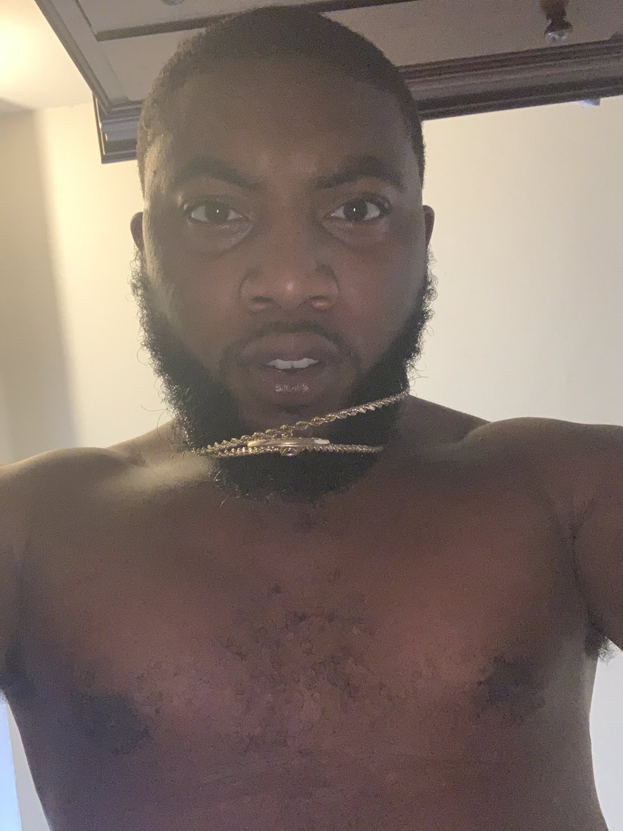 only1PoppaC's tweet photo. HOLβ UPβπΎ Before you inbox me, this is what i look like when Iβm on ππ #ontopchallenge https://t.co/xrJ4kwtLLE