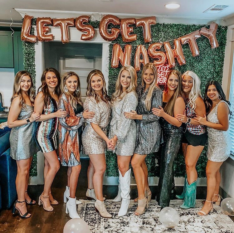 If you didn’t #getnashty on your #bachweekend were you even really there? Congrats to @kaileystudhalter and her squad 💥🎉🍾