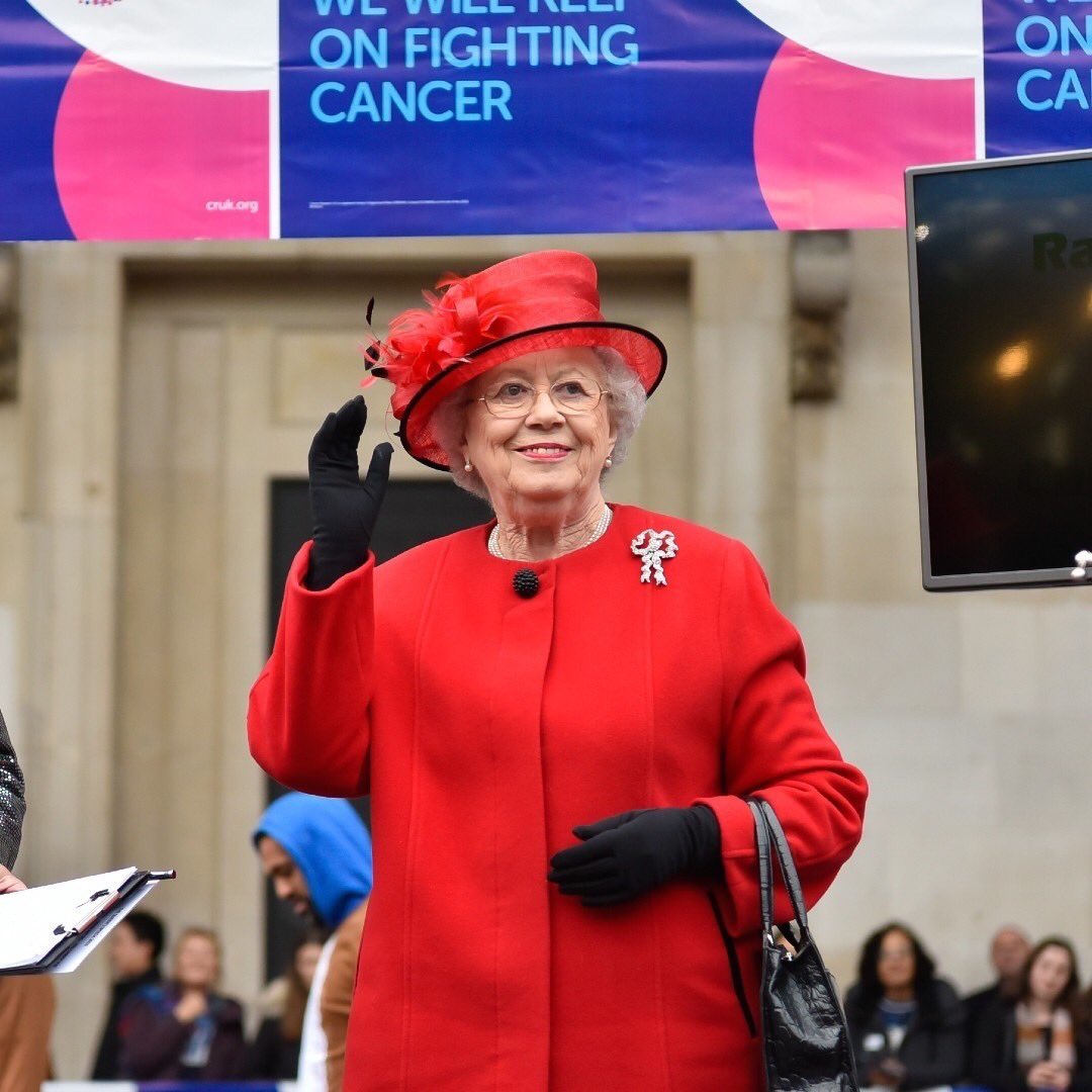 One would very much like to take this opportunity to wish you all a Happy Monday! As Christmas approaches, one usually The Great Christmas Pudding Race in one's event diary, this year one is very much enjoying viewing all your festive selfies instead - bit.ly/donatepud