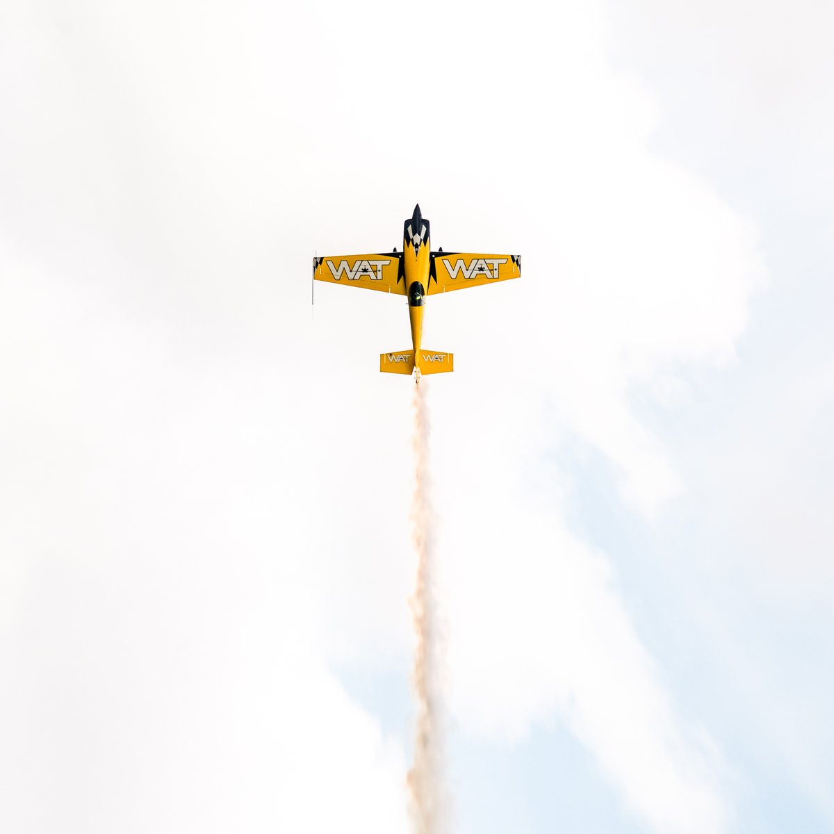 fly_wat's tweet image. Zooming into the new week like: 
@mikegoulian #FlyWAT #Aerobatics #Extra330SC