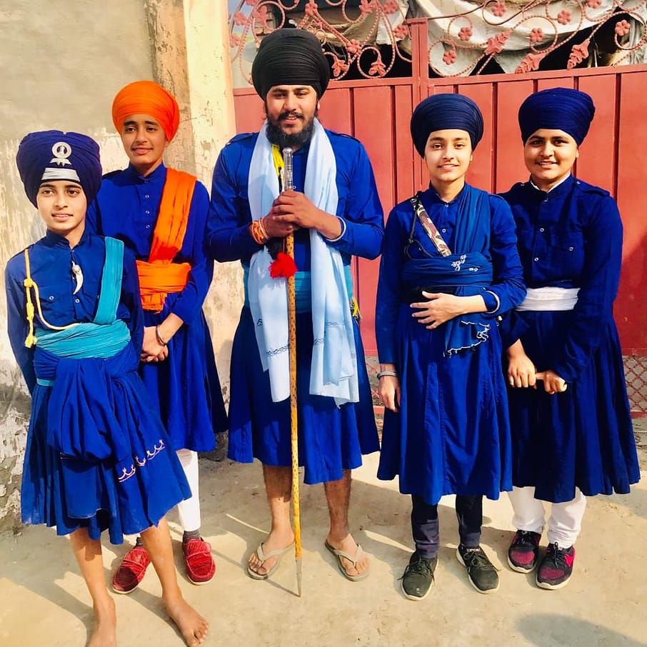 nihanglife's tweet photo. ❤️ਮਿਹਰ ਵੀ ਕਰੀ ਤੂੰ ਰੱਬਾ ਤੇ ਮਾਫ ਵੀ ਕਰੀ,
ਮਨ ਸਾਡੇ ਮੈਲੇ ਹੋਏ ਸਾਫ ਵੀ ਕਰੀ
ਜਿਥੇ ਹੋਈ ਗਲਤੀ ਤਾ ਸਜ਼ਾ ਵੀ ਦੇਈ
ਜਿਥੇ ਠੀਕ ਹੋਏ ਅਸੀ ਇਨਸਾਫ ਵੀ ਕਰੀ..
❤️ @nihanglife @Nihanglife_ #nihanglife
#StandWithFarmers #gotohellmodi #farmerprotest
Shame on india politics 🤐🤐🤐🤐🤐🤐🤐🤐🤐🤐👎👎👎👎👎👎👎 https://t.co/OJtT6SSvmO
