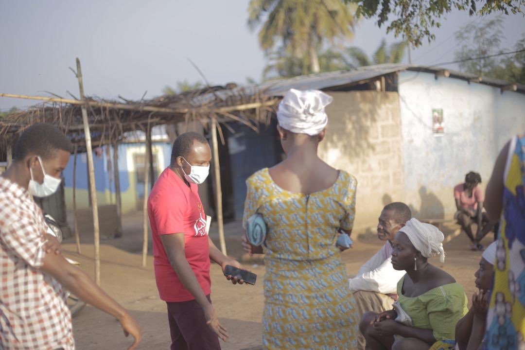 joyfulwayinc's tweet photo. Happy New Week fam!
Over the weekend, we paid our friends in Aboasa, Tongo and the neighbouring communities a visit to share the Word; and to distribute food and medical supplies to them.
Glory to God!
#JoyfulWayInc
#Outreach
#DressReadyForService https://t.co/4tFhUxrBO5