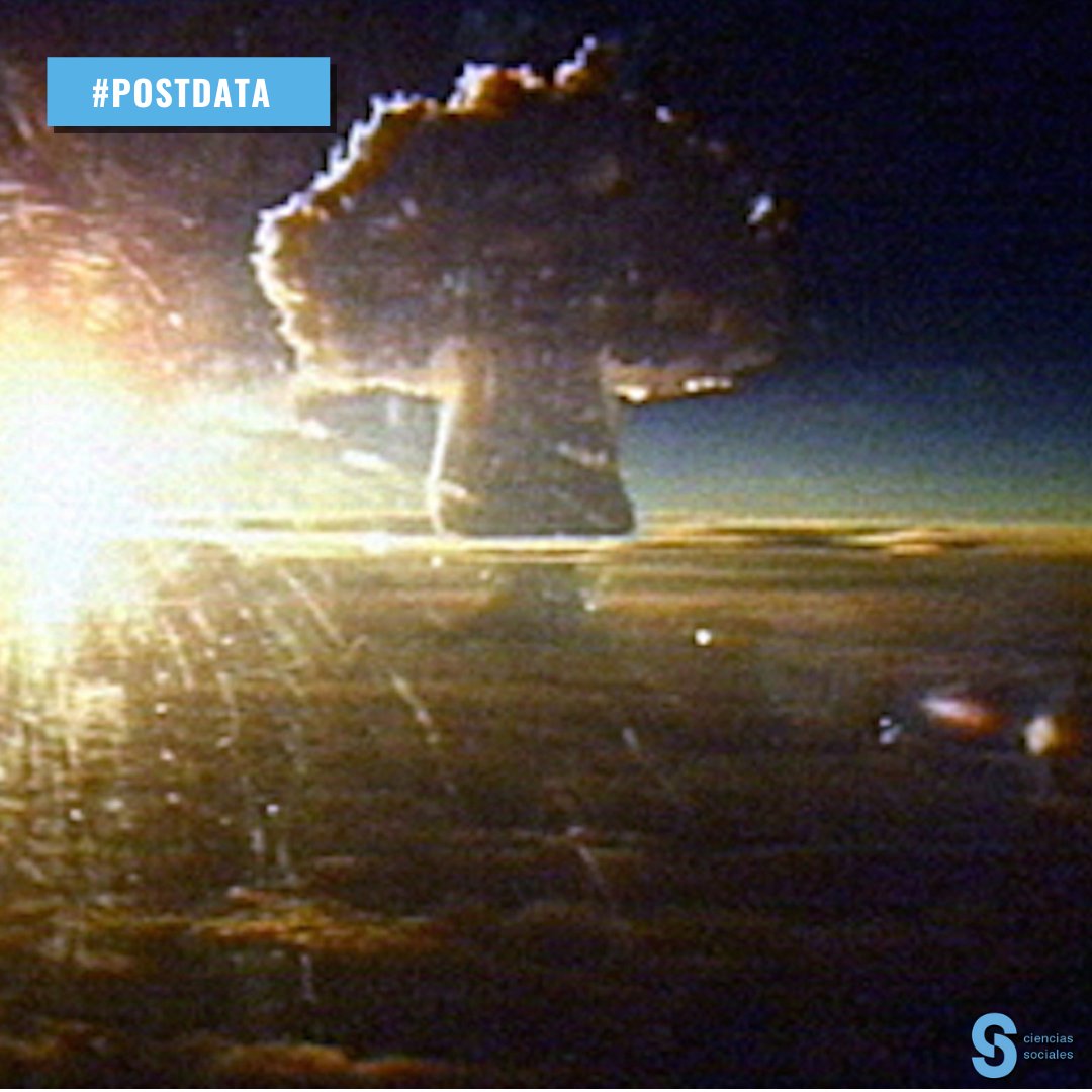 educ_sociales's tweet photo. #POSTDATA
Detonación de la bomba nuclear más grande de la historia. La denominada “Bomba del Zar” fue puesta a prueba por la URSS a 4000 metros de altura sobre el Océano Ártico el 30 de octubre de 1961. 
#guerrafria #imagenes #urss #bombaatomica #historia #cienciassociales https://t.co/RecI5rV5mn