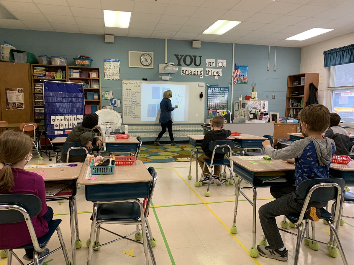 ValleCrucisSch's tweet photo. Another wonderful Monday at VCS 🐾  
#VCOnTheRISE #WeAreWatauga https://t.co/M2hHeukilI