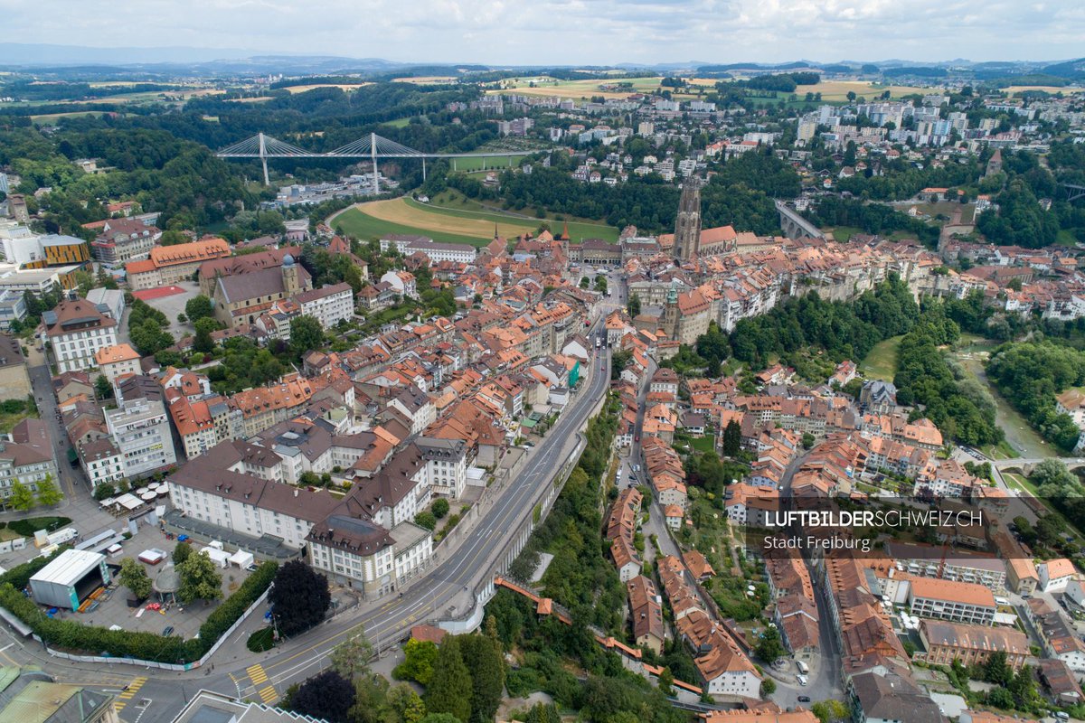GasserMarco's tweet photo. @DasErste Wer von ihrem Radaktionsteam hat die falschen Luftbilder von Freiburg herausgesucht? Das sind Luftbilder aus der Schweiz. https://t.co/anzFLzFOzh