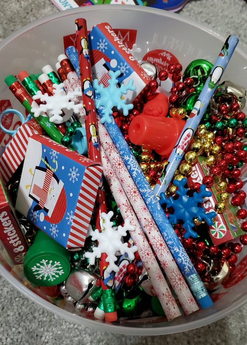 I made a Christmas prize bucket for class  Im gay https://t.co/UL13ftzJ2F